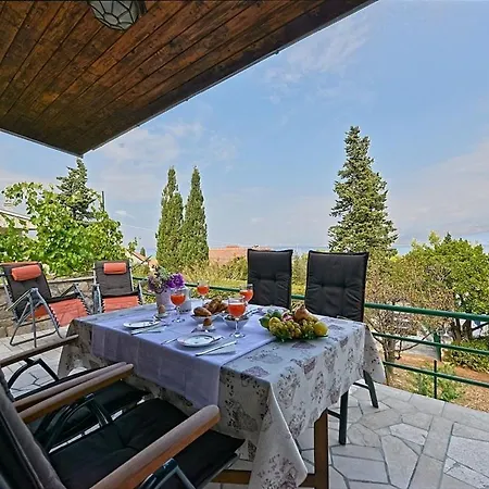 Vinka , Postira, Island Brac Hébergement de vacances Postira